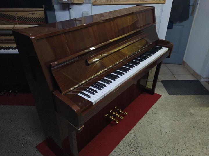 Faites l’acquisition d’un piano reconditionné, ajusté et préparé avec minutie !